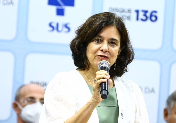 Dificuldade do Mais Médicos é fixar profissionais, diz ministrada Saúde