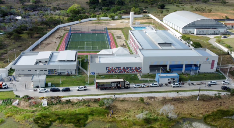 Jerônimo entrega colégio de ensino integral com investimento de R$ 22,6 milhões