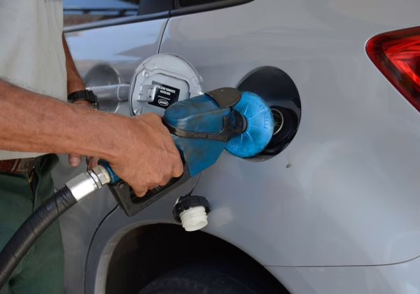 Preço médio da gasolina volta a subir após três semanas de queda