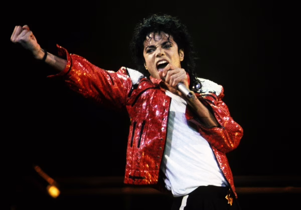 14 anos sem Michael Jackson: Filhos prestam homenagem ao eterno ‘Rei do Pop’