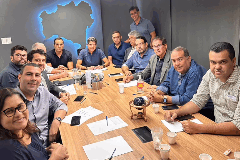 ACM Neto reúne deputados federais e estaduais do União Brasil para discutir eleições de 2024