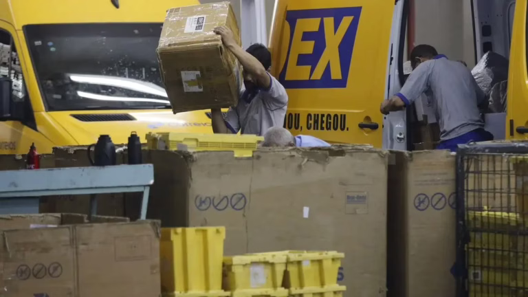 Às vésperas da Black Friday funcionários dos Correios anunciam greve