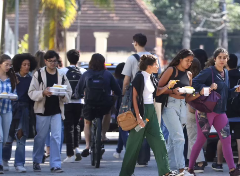 Número de jovens que não estudam nem trabalham cresce para 5,4 milhões