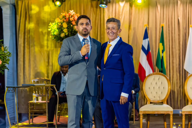 Jadiel Souza (MDB) toma posse como prefeito de Acajutiba