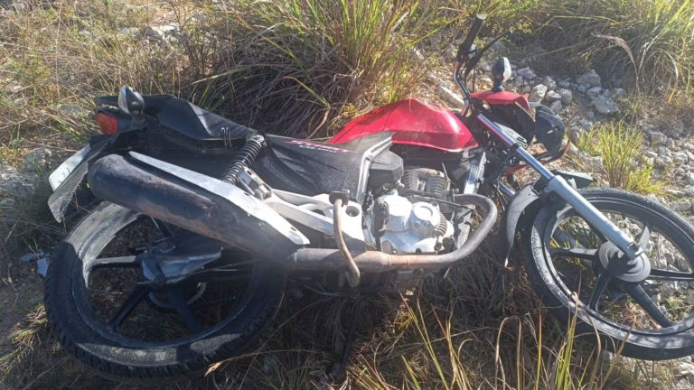 Homem e mulher morrem após grave acidente de moto na BA-398 entre Acajutiba e Crisópolis