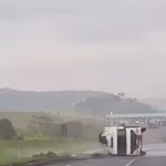 Acidente com caminhão-tanque interdita trecho da BR-324 em Amélia Rodrigues