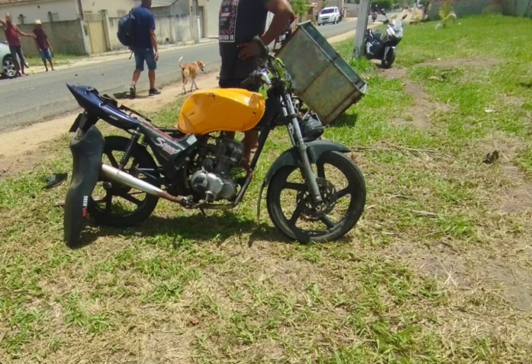 Acidente entre duas motocicletas deixa um morto e um ferido na BA-233, em Aporá