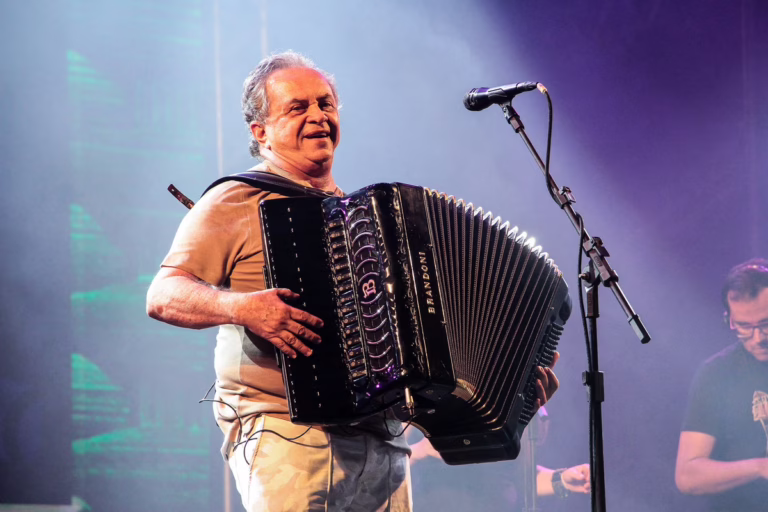 É oficial: Flávio José não vai cantar no São João da Bahia